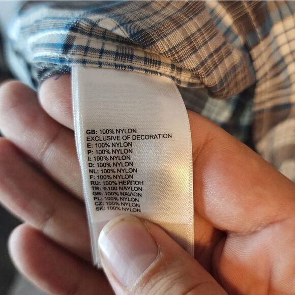 Men's NorthFace button-down shirt, size XXL - Picture 3 of 4